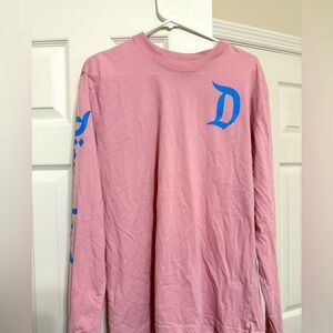 Disneyland Resort Logo graphic t-shirt Large